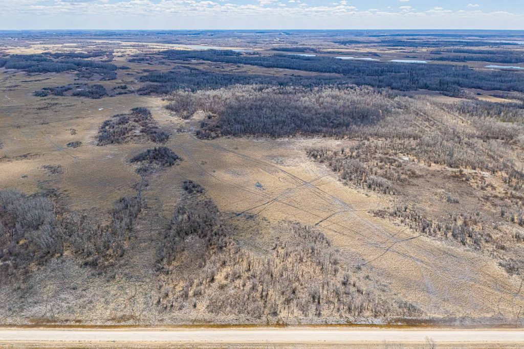road-98n-7e-vacantland-teulon-2